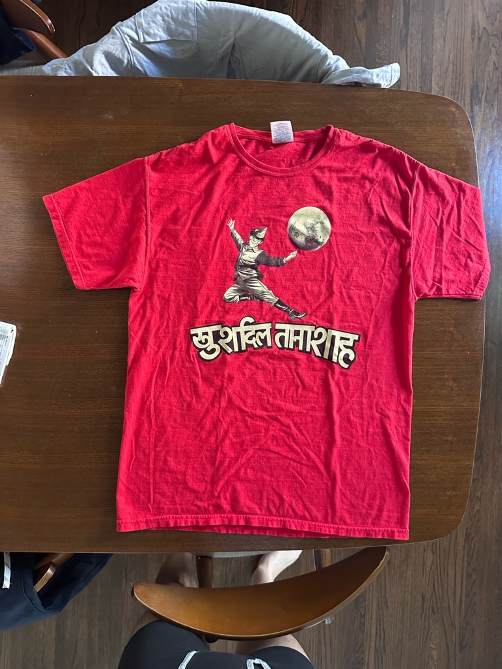 Gorillaz shirt from their latest tour. I wore it 2 times and washed it 2 times. - Picture 2 of 3